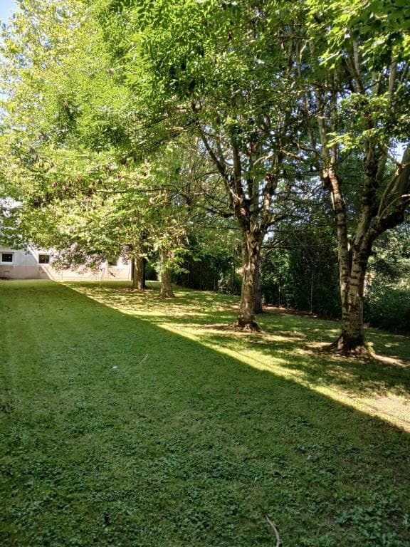 Façade extérieure de l'hôtel F1 à Douchy-les-Mines